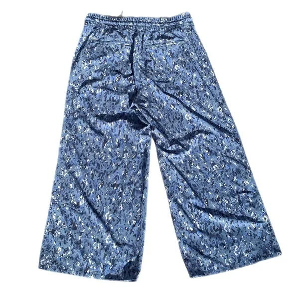 Athleta Avenue Wide Leg Crop Pants in blue print size 10 - Picture 3 of 15